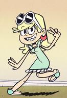 character:leni_loud looking_at_viewer peace_sign raised_leg smiling solo // 1831x2680 // 877.2KB